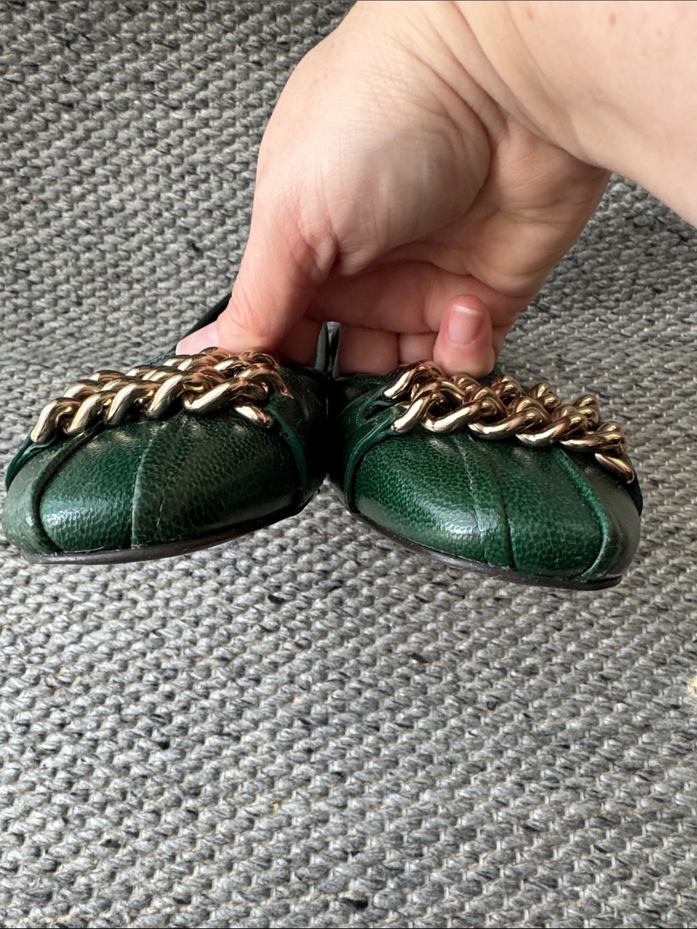 Tory Burch Hana Ballet Flats Emerald Green Leather Chain Accent - Picture 12 of 14